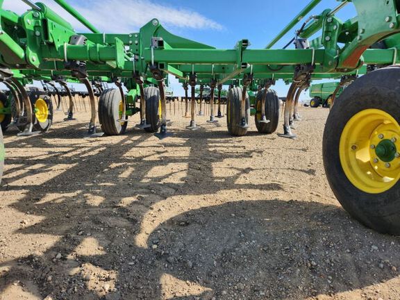 2023 John Deere 2230FH Field Cultivator