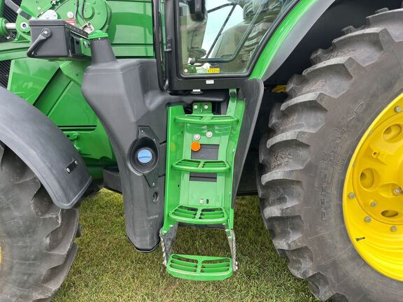2022 John Deere 6R 195 Tractor