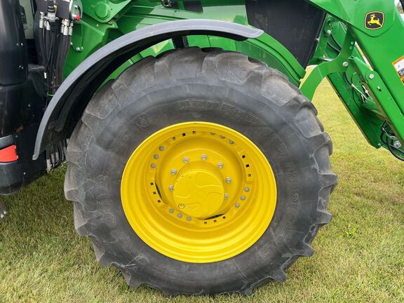 2022 John Deere 6R 195 Tractor