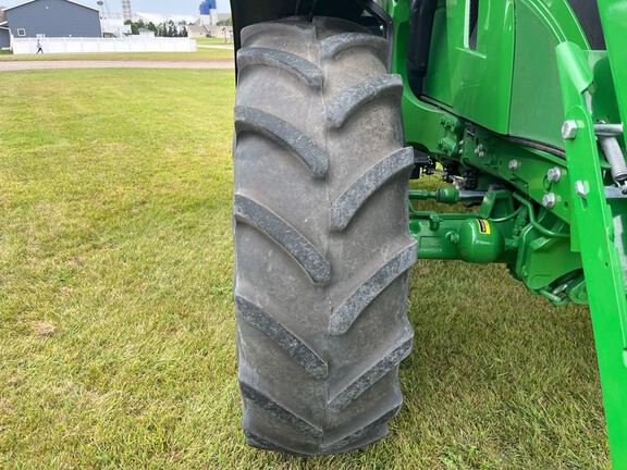 2022 John Deere 6R 195 Tractor