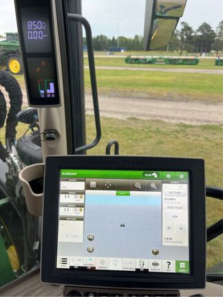 2022 John Deere 6R 195 Tractor