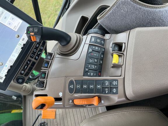 2022 John Deere 6R 195 Tractor