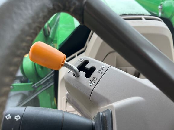 2022 John Deere 6R 195 Tractor