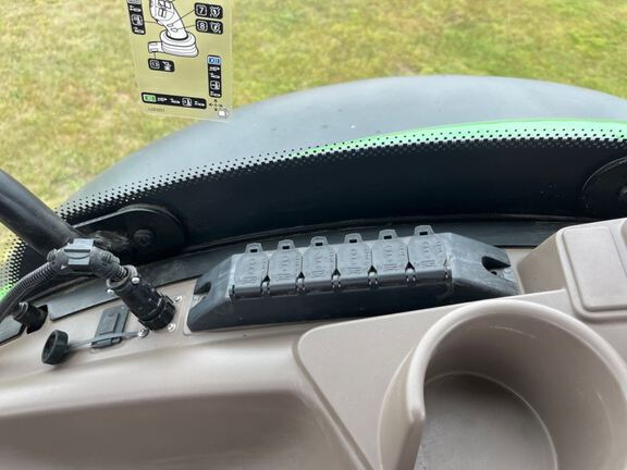 2022 John Deere 6R 195 Tractor