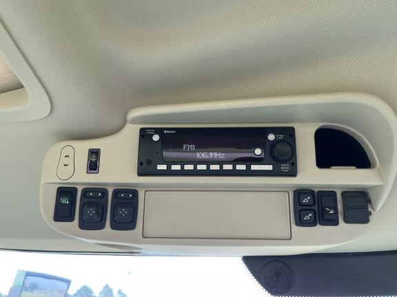 2022 John Deere 6R 195 Tractor