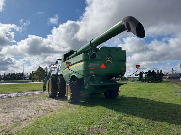 2023 John Deere S770 Combine
