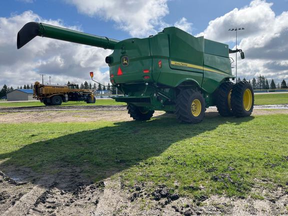 2023 John Deere S770 Combine