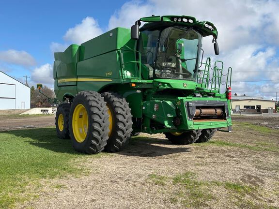 2023 John Deere S770 Combine