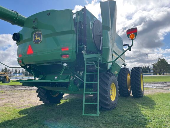 2023 John Deere S770 Combine