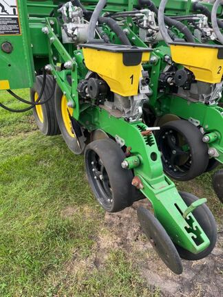 2012 John Deere DB88 Planter