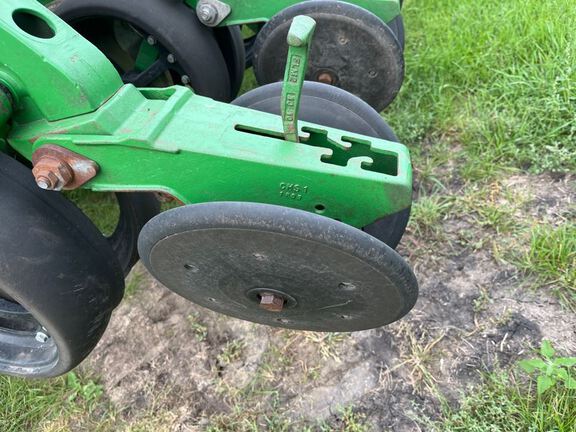 2012 John Deere DB88 Planter