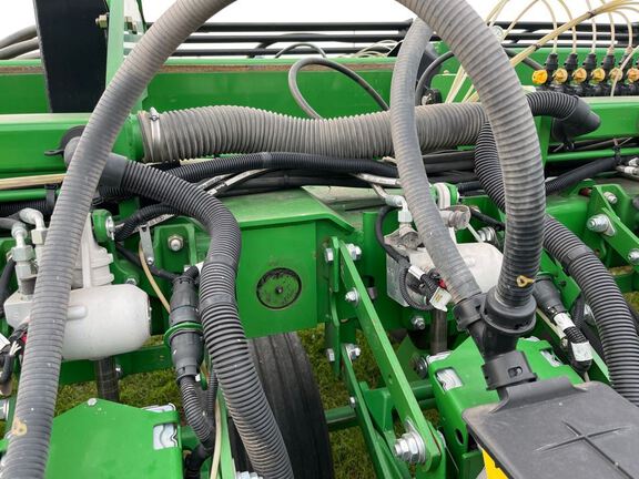 2012 John Deere DB88 Planter