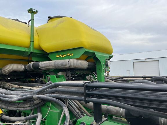 2012 John Deere DB88 Planter