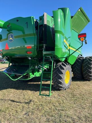 2022 John Deere S770 Combine