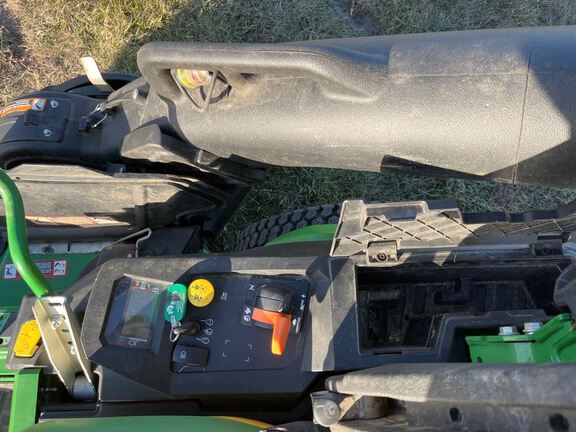 2023 John Deere Z530R Mower/Zero Turn