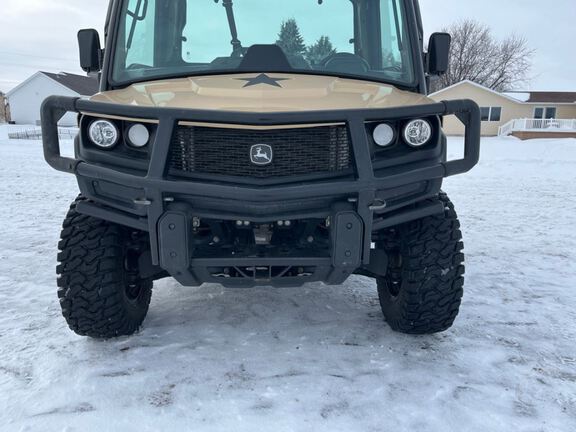 2022 John Deere XUV835M ATV