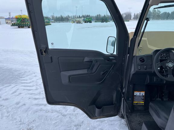 2022 John Deere XUV835M ATV