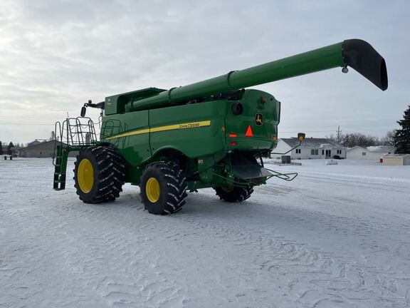 2019 John Deere S770 Combine