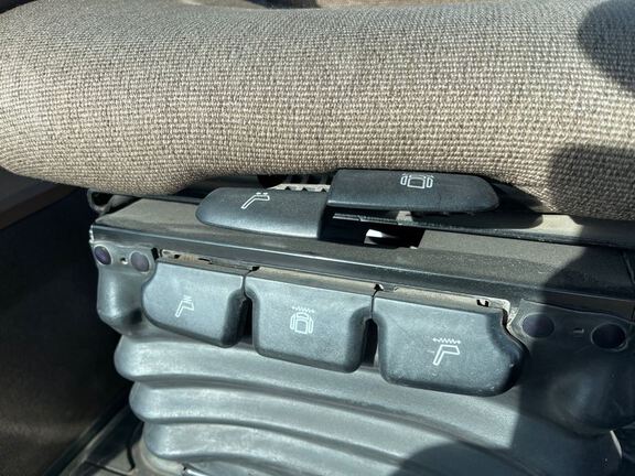 2004 John Deere 8420T Tractor Rubber Track