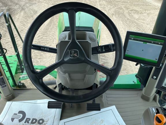 2021 John Deere 8RT 370 Tractor Rubber Track