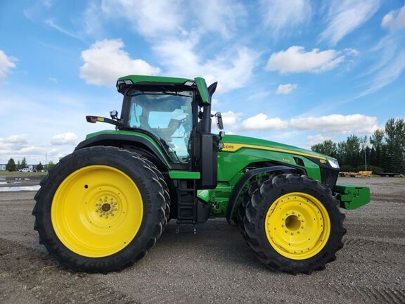 2025 John Deere 8R 340 Tractor