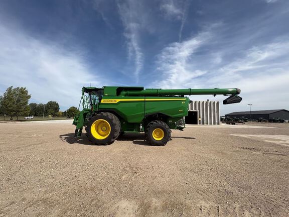 2025 John Deere S7 800 Combine