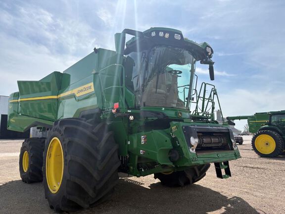 2025 John Deere S7 800 Combine