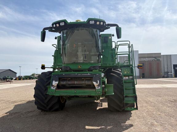 2025 John Deere S7 800 Combine
