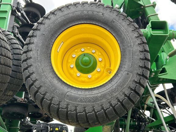 2023 John Deere N560F Air Seeder