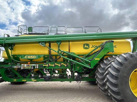 2023 John Deere N560F Air Seeder