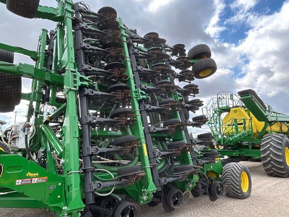 2023 John Deere N560F Air Seeder