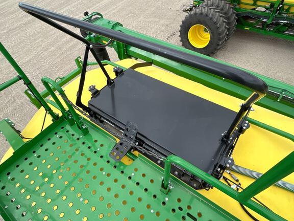 2023 John Deere N560F Air Seeder