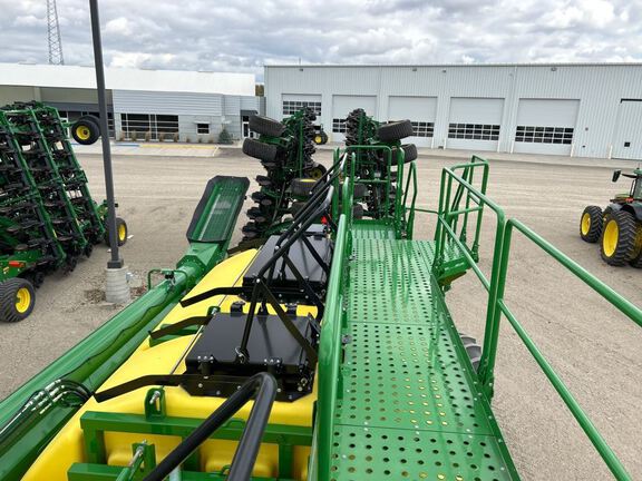 2023 John Deere N560F Air Seeder