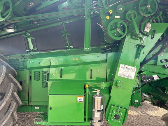 2022 John Deere X9 1000 Combine