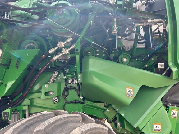 2022 John Deere X9 1000 Combine