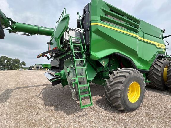 2022 John Deere X9 1000 Combine