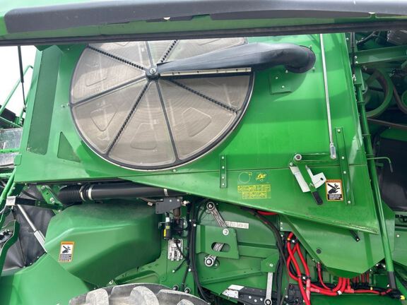 2022 John Deere X9 1000 Combine