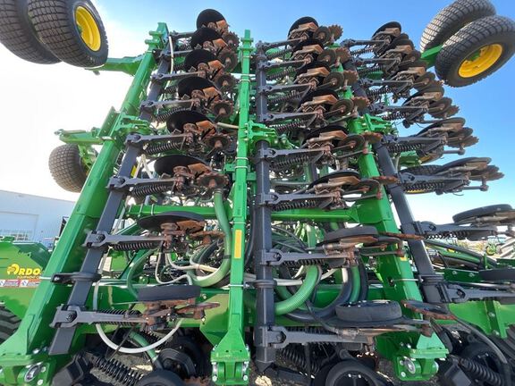 2023 John Deere N560F Air Seeder