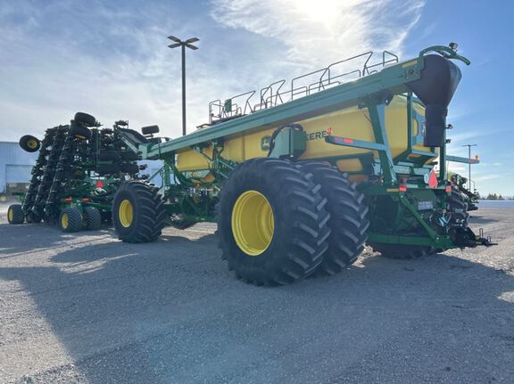 2023 John Deere N560F Air Seeder