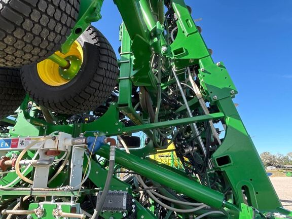 2023 John Deere N560F Air Seeder