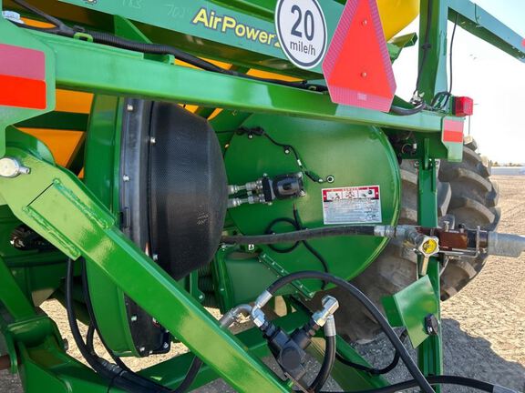 2023 John Deere N560F Air Seeder