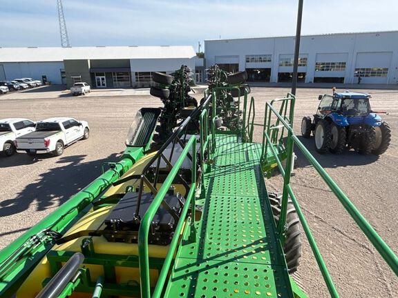 2023 John Deere N560F Air Seeder