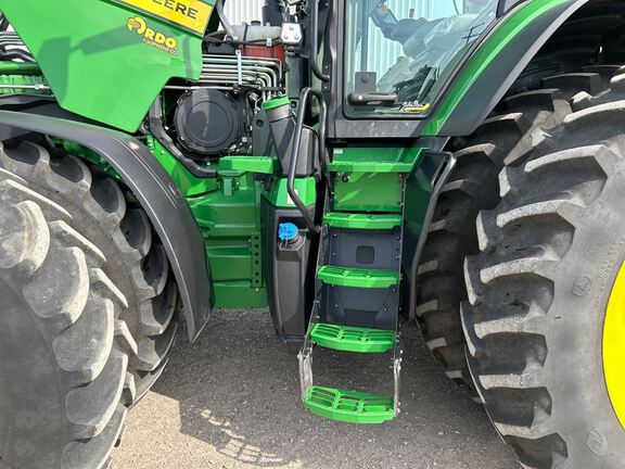 2023 John Deere 8R 410 Tractor