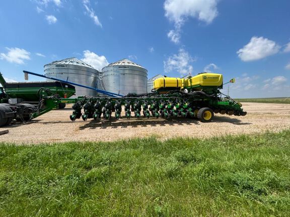 2024 John Deere DB66 Planter