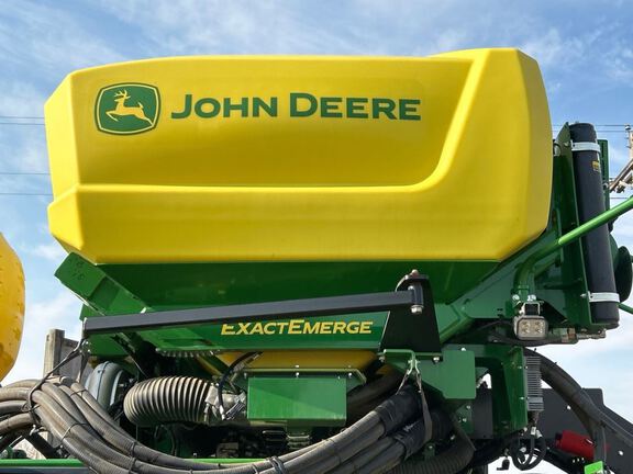 2024 John Deere DB66 Planter