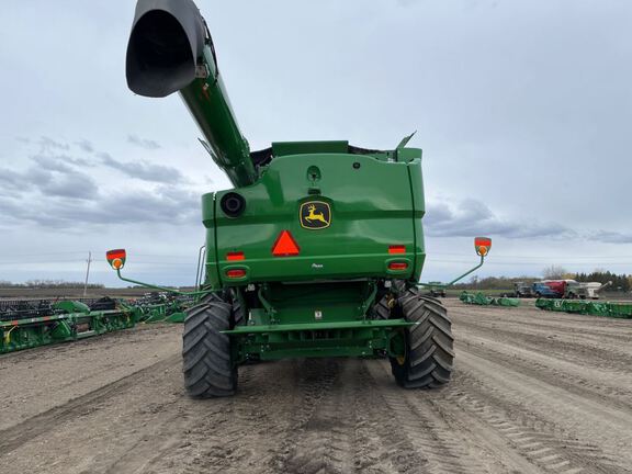 2023 John Deere S780 Combine