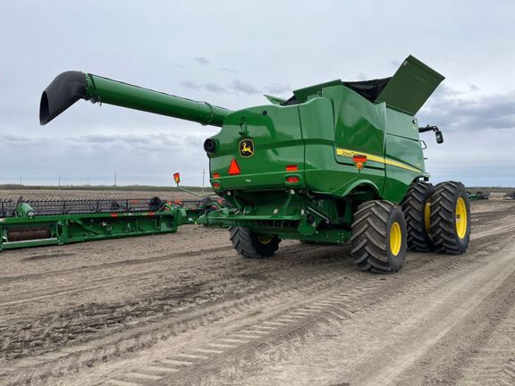 2023 John Deere S780 Combine