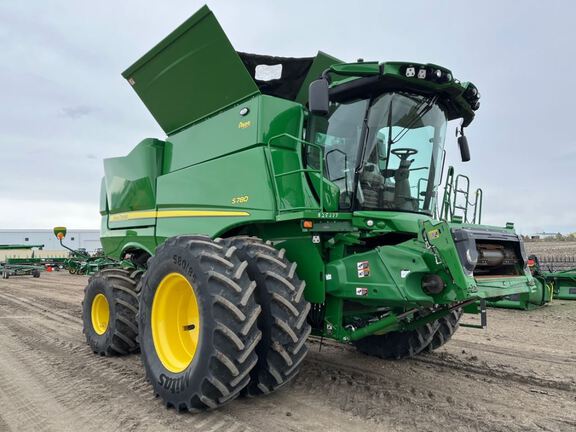 2023 John Deere S780 Combine