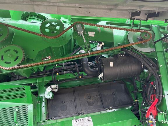 2023 John Deere S780 Combine