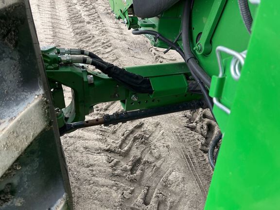 2023 John Deere S780 Combine